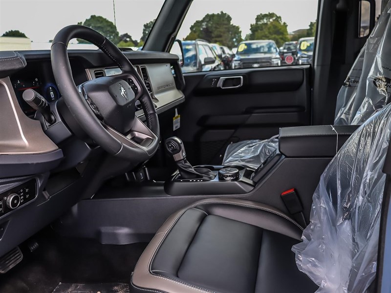 2025 Ford Bronco Outer Banks 4 Door 4x4