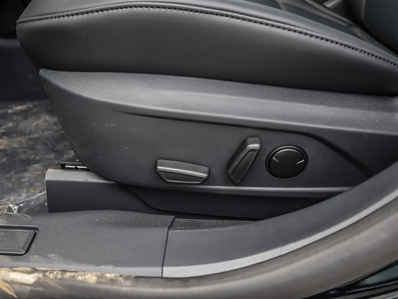 2025 Ford Mustang Mach-E Premium AWD