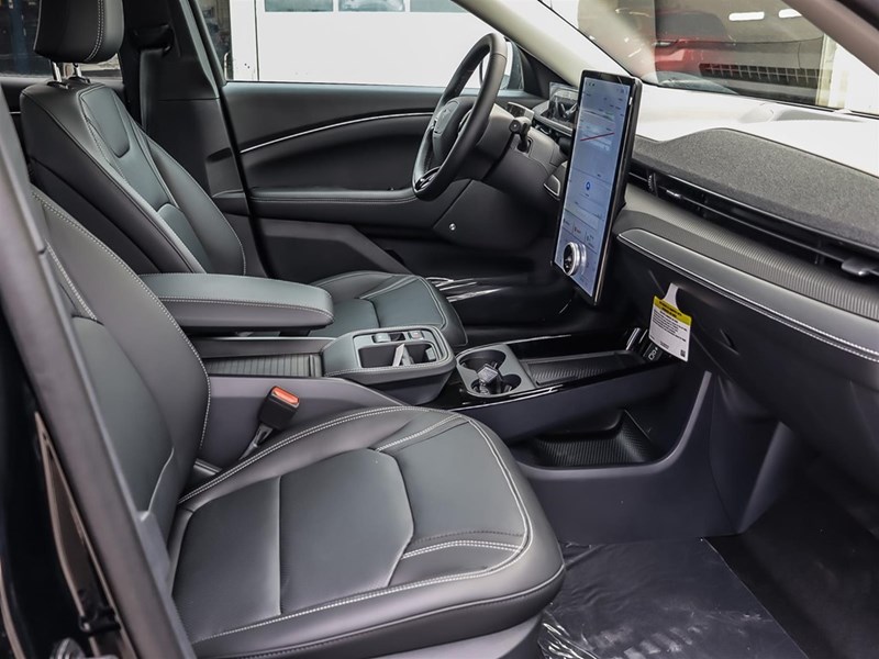 2025 Ford Mustang Mach-E Premium AWD