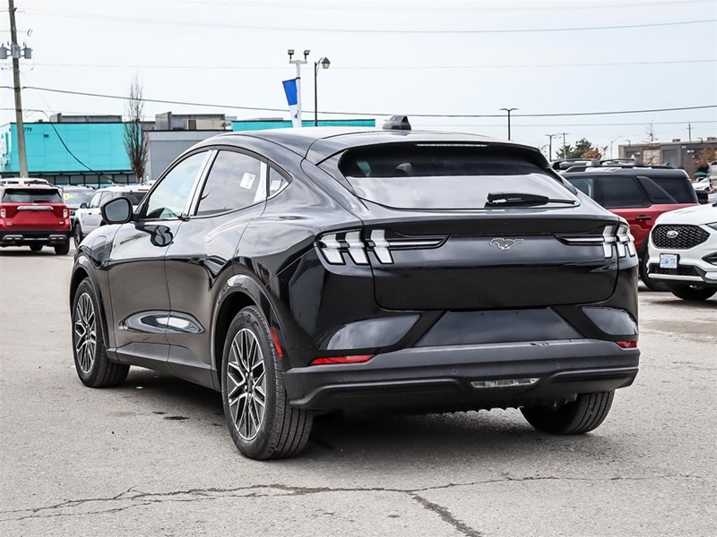 2025 Ford Mustang Mach-E Premium AWD