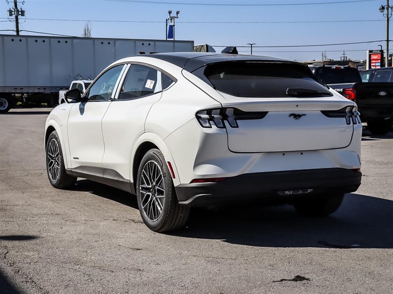 2025 Ford Mustang Mach-E Premium AWD