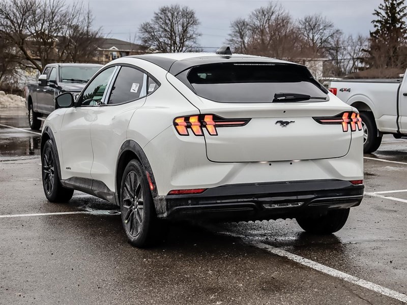 2025 Ford Mustang Mach-E Premium AWD