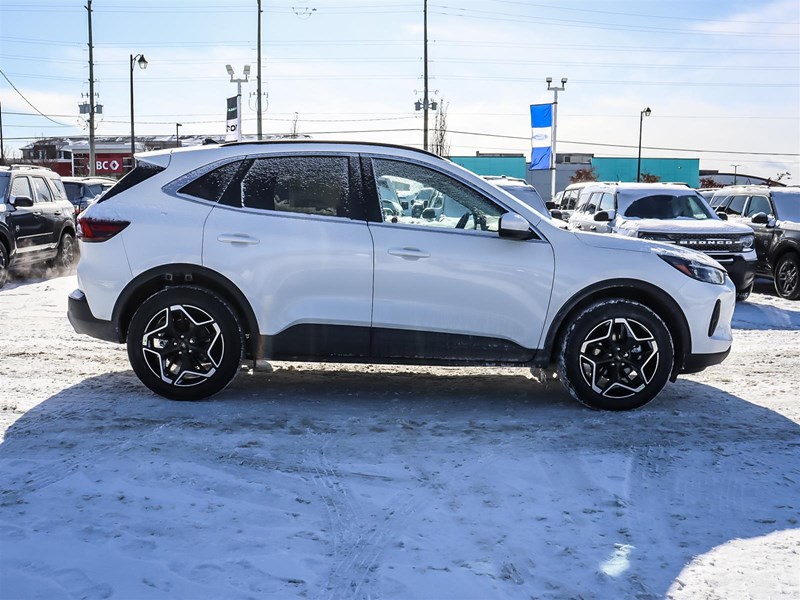 2026 Ford Escape Platinum AWD