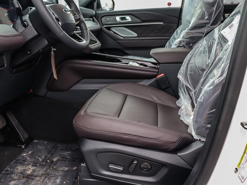 2026 Ford Explorer Platinum 4WD