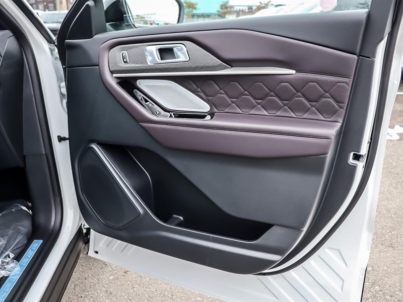 2026 Ford Explorer Platinum 4WD