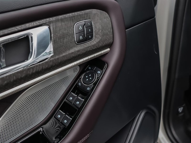 2026 Ford Explorer Platinum 4WD