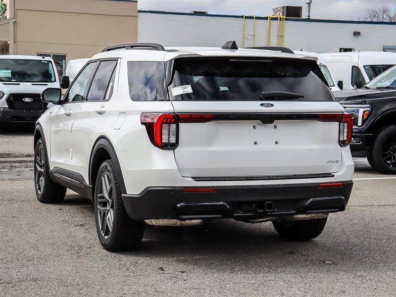 2026 Ford Explorer ST-Line 4WD