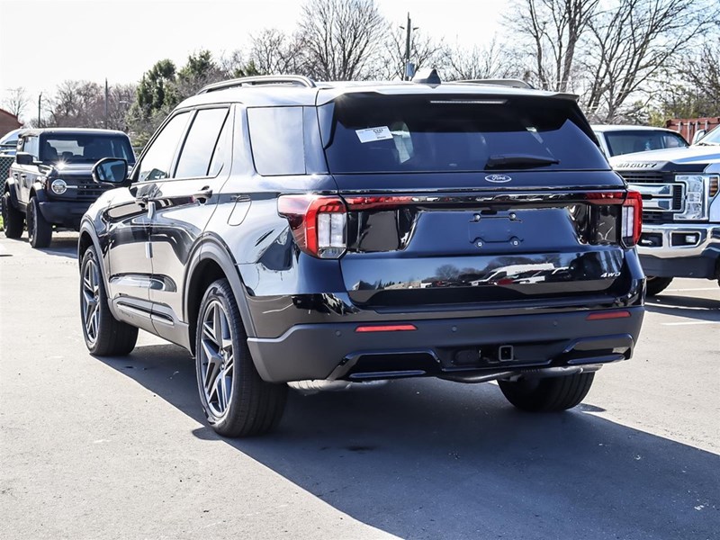 2026 Ford Explorer ST-Line 4WD