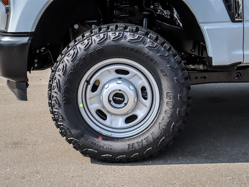 2026 Ford Super Duty F-250 SRW XL 4WD Reg Cab 8' Box