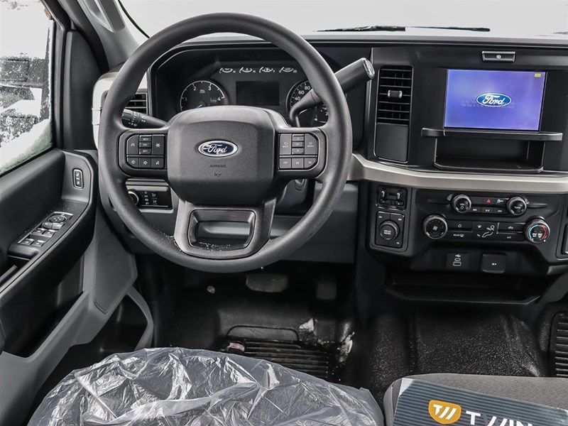 2026 FORD SUPER DUTY F-550 DRW XL 4WD Crew Cab 179