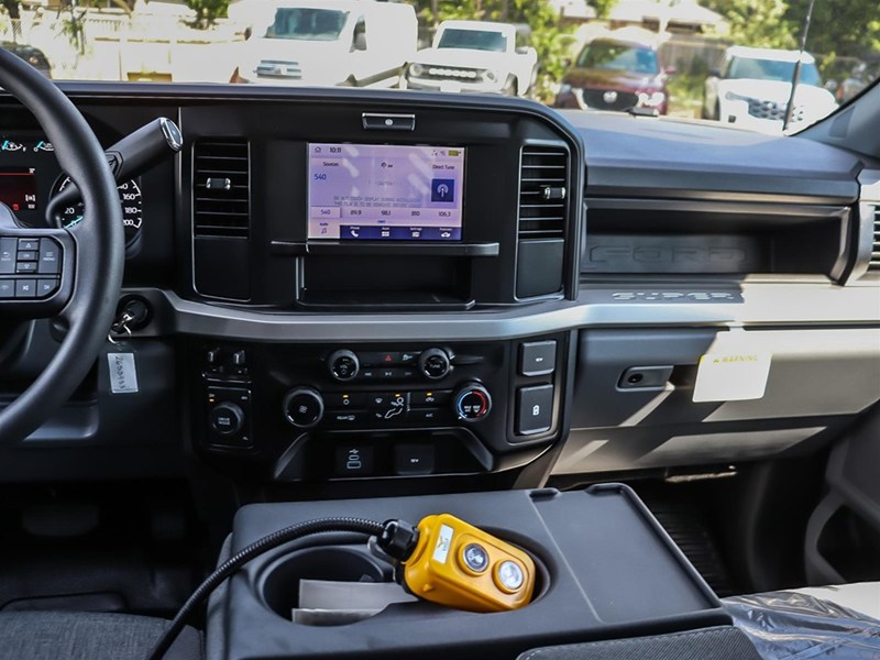 2026 Ford Super Duty F-550 DRW XL 4WD Crew Cab 179