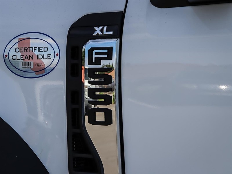 2026 Ford Super Duty F-550 DRW XL 4WD Crew Cab 179