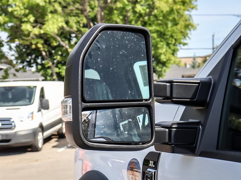 2026 Ford Super Duty F-550 DRW XL 4WD Crew Cab 179