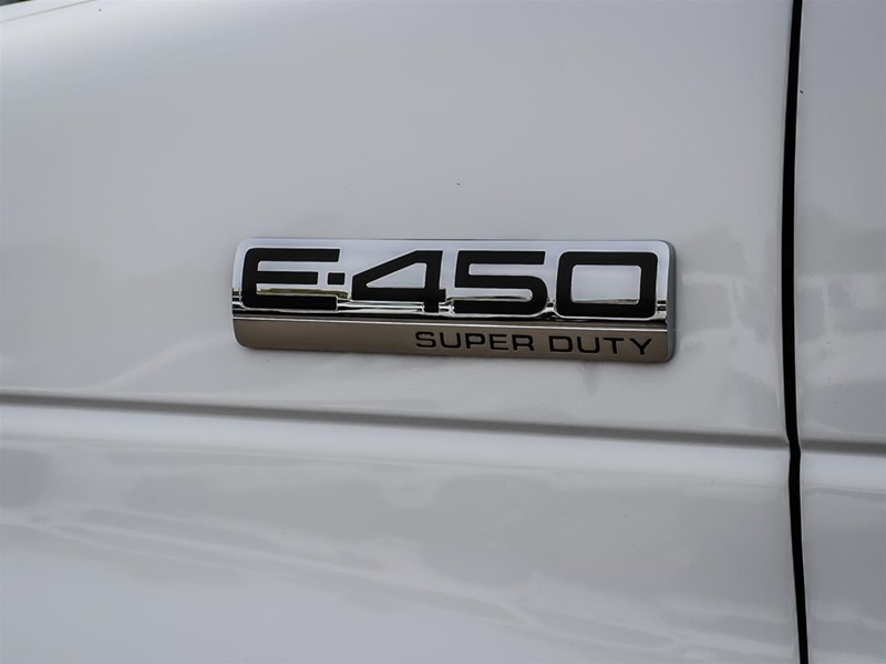 2027 Ford E-Series Cutaway E-450 DRW 158