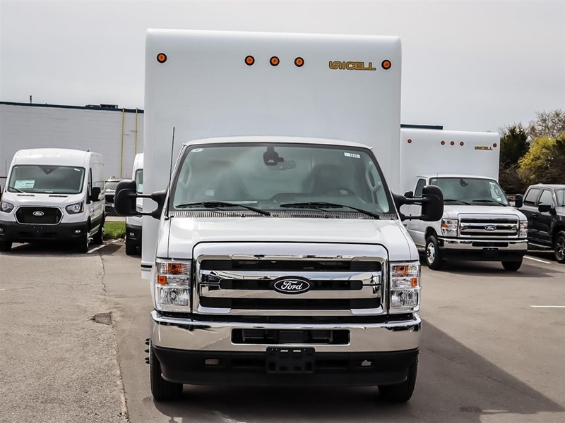 2027 Ford E-Series Cutaway E-450 DRW 158