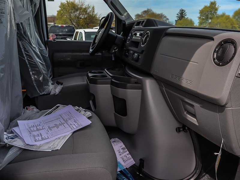 2027 Ford E-Series Cutaway E-450 DRW 158