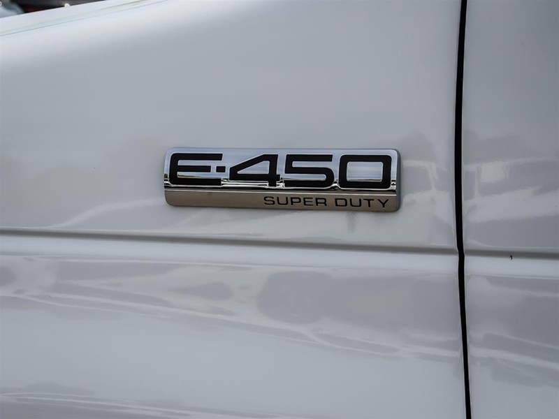 2027 Ford E-Series Cutaway E-450 DRW 158