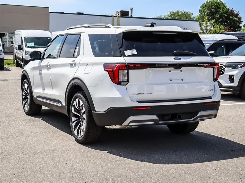 2026 Ford Explorer Platinum 4WD