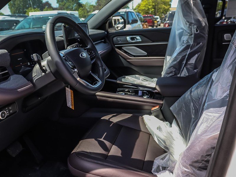 2026 Ford Explorer Platinum 4WD