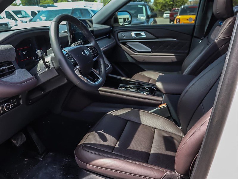 2026 Ford Explorer Platinum 4WD