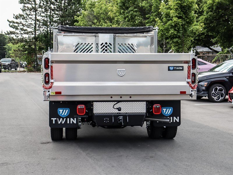 2026 Ford Super Duty F-550 DRW XL 4WD Reg Cab 145