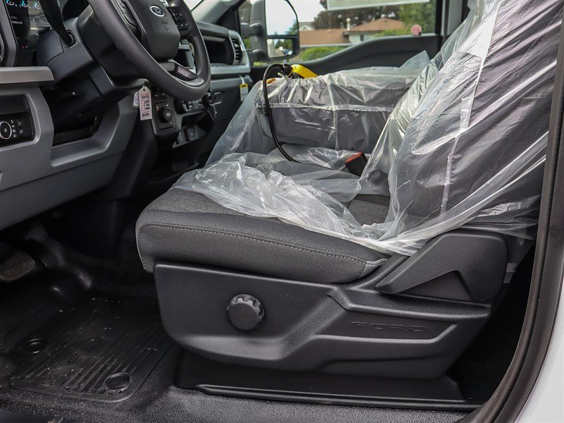 2026 Ford Super Duty F-550 DRW XL 4WD Reg Cab 145