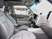 2016 Kia Soul EV 2016 Kia Soul EV — New Battery, No Accidents, All-