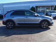 2024 Kia Niro PHEV 1000KM/TANK/BEST IN CLASS CARGO/OFF-LEASE
