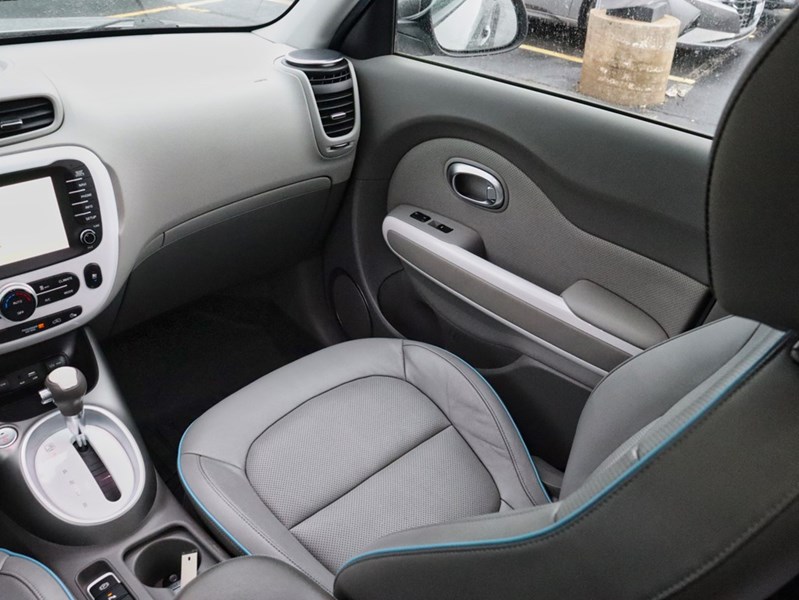 2016 Kia Soul EV 2016 Kia Soul EV — New Battery, No Accidents, All-