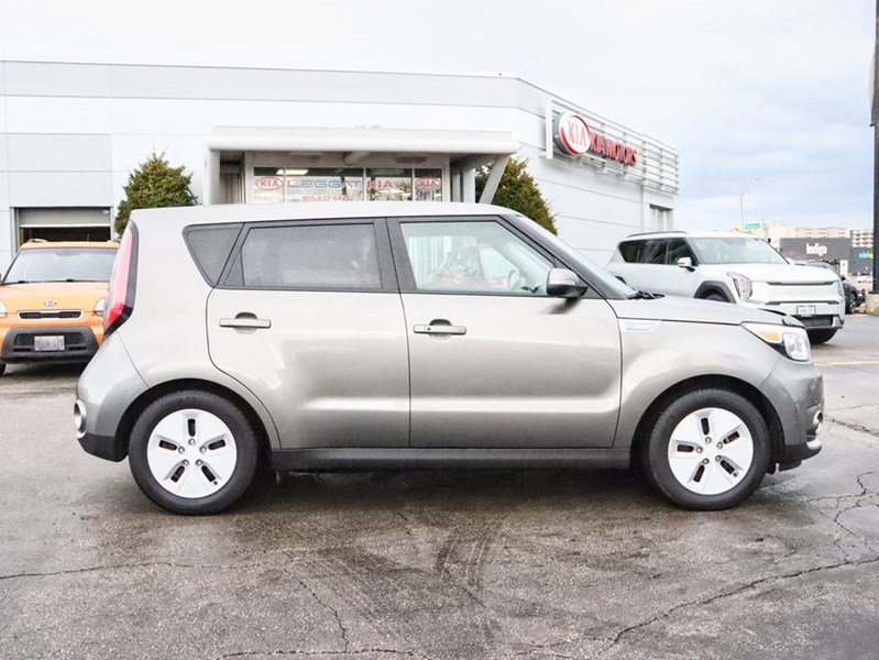 2016 Kia Soul EV 2016 Kia Soul EV — New Battery, No Accidents, All-