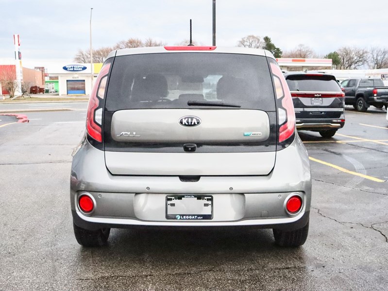 2016 Kia Soul EV 2016 Kia Soul EV — New Battery, No Accidents, All-