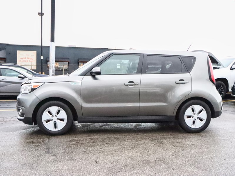 2016 Kia Soul EV 2016 Kia Soul EV — New Battery, No Accidents, All-