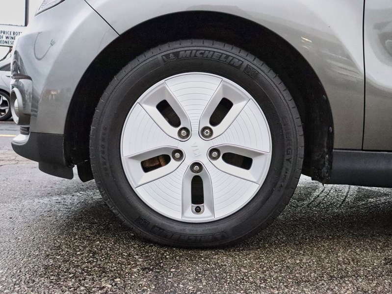 2016 Kia Soul EV 2016 Kia Soul EV — New Battery, No Accidents, All-