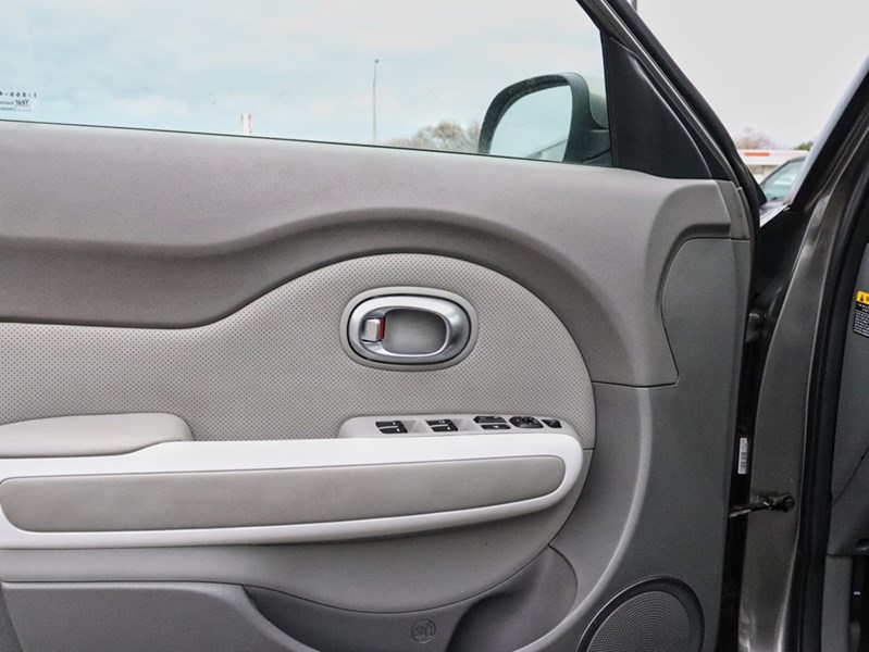 2016 Kia Soul EV 2016 Kia Soul EV — New Battery, No Accidents, All-