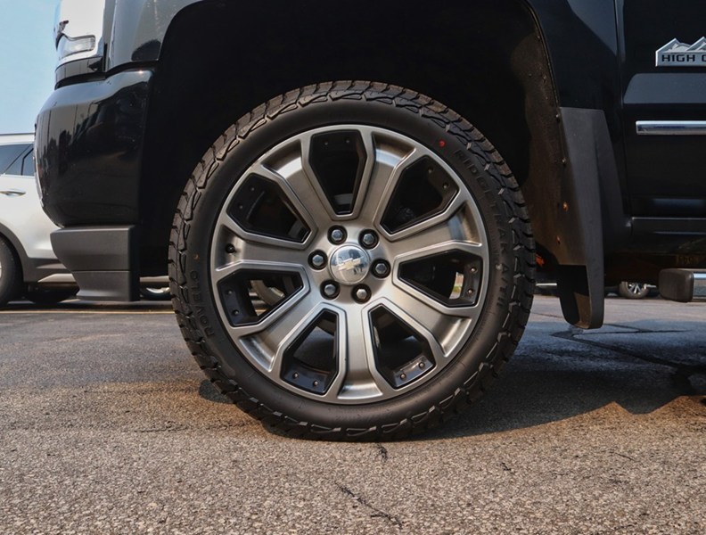 2017 Chevrolet Silverado 1500 HIGH COUNTRY 5.3L-PENDING SOLD