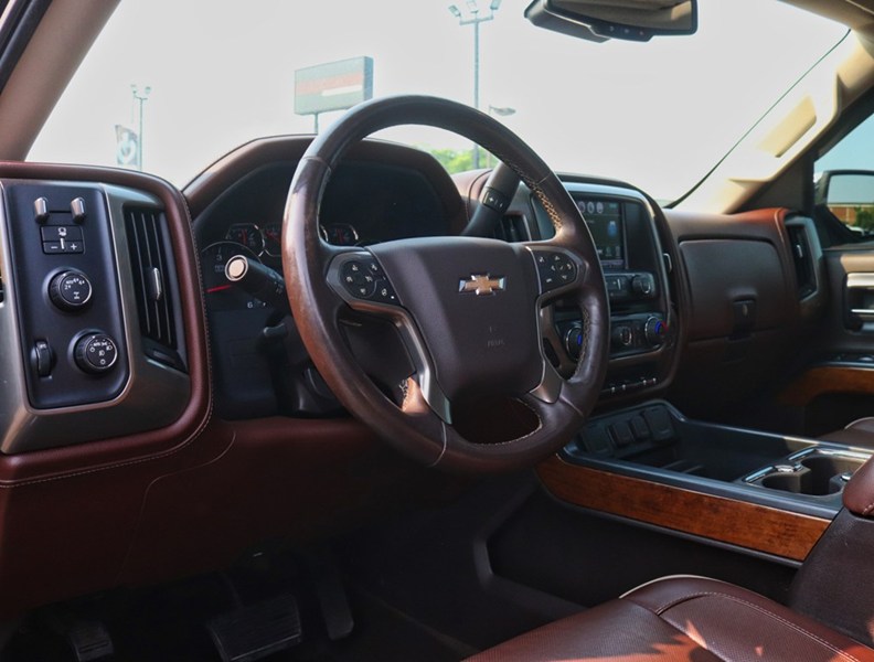 2017 Chevrolet Silverado 1500 HIGH COUNTRY 5.3L-PENDING SOLD