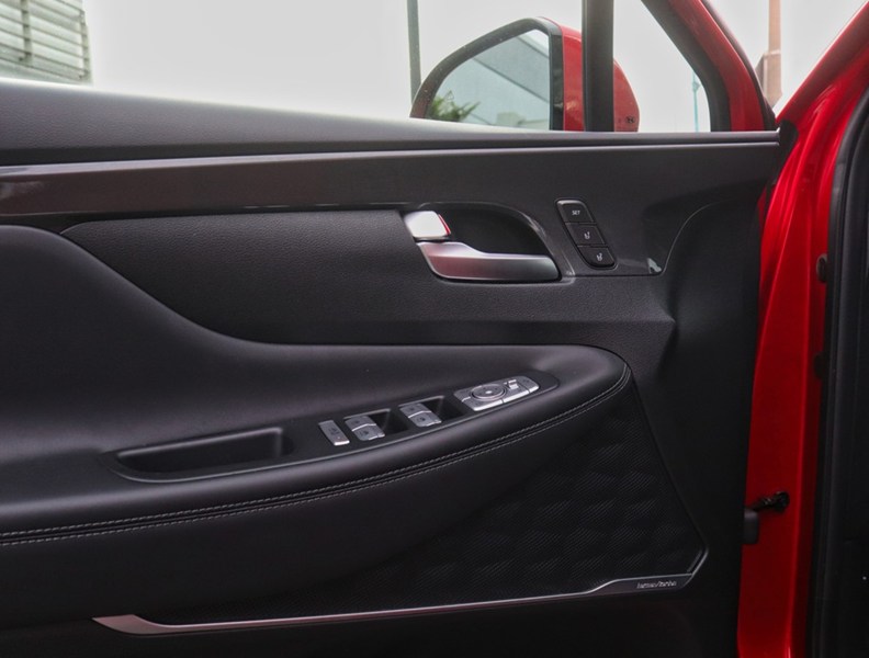 2022 Hyundai Santa Fe Ultimate Calligraphy AWD