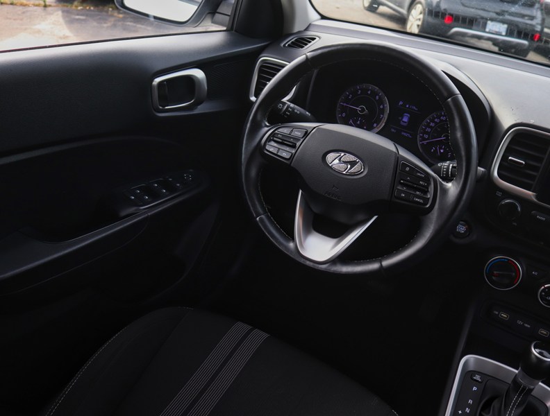 2022 Hyundai Venue Trend IVT