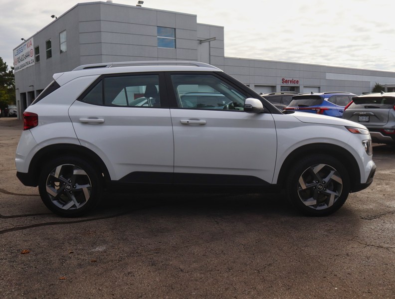 2022 Hyundai Venue Trend IVT