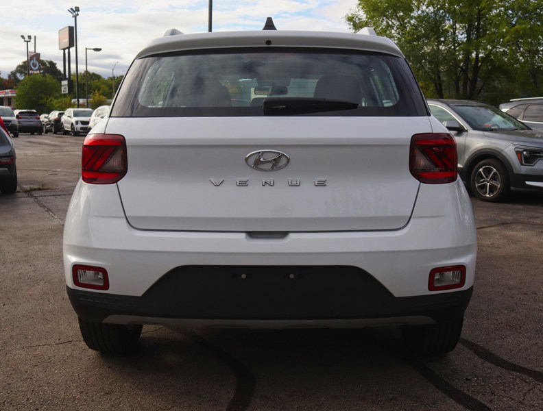 2022 Hyundai Venue Trend IVT