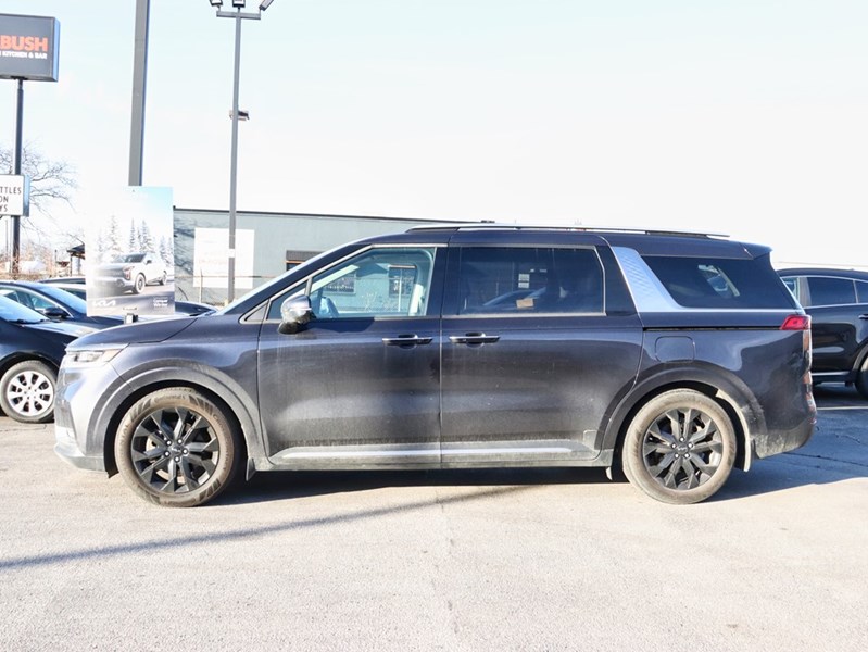 2023 Kia Carnival SX FWD
