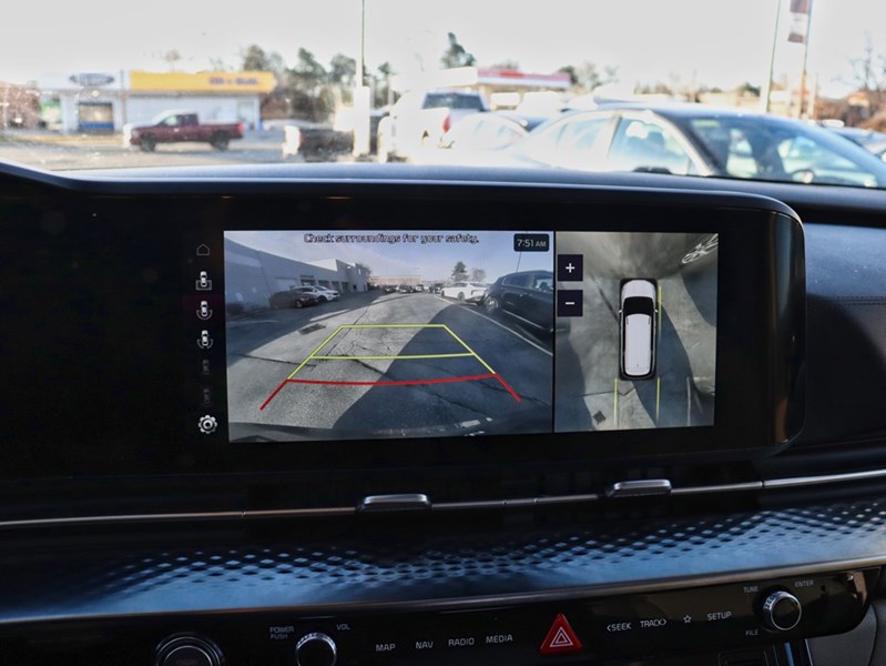 2023 Kia Carnival SX FWD