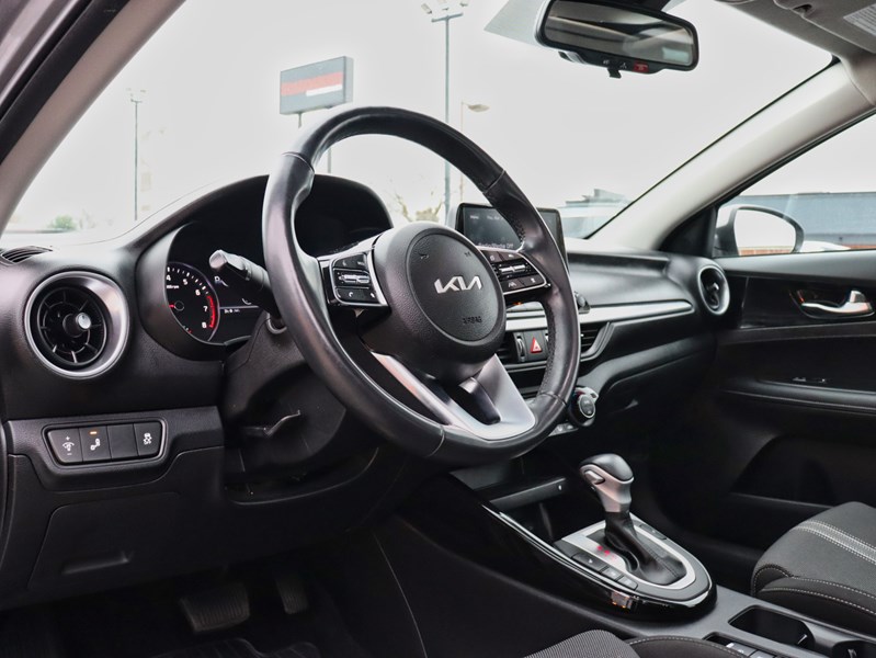2023 Kia Forte EX Premium IVT