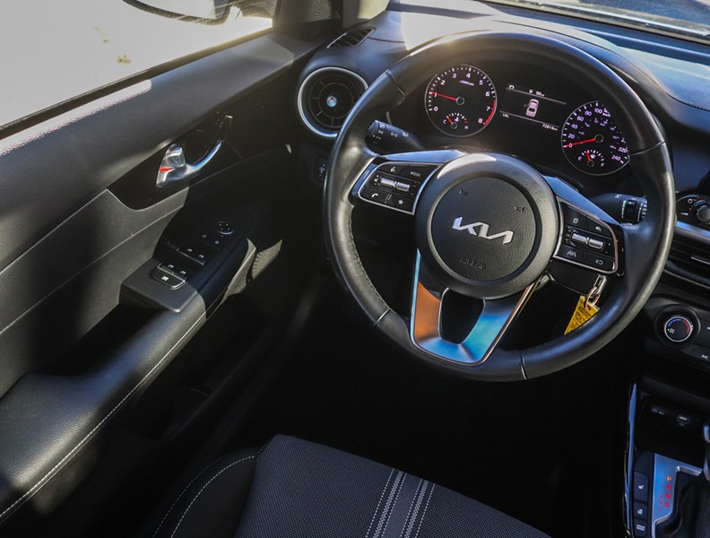 2023 Kia Forte EX IVT