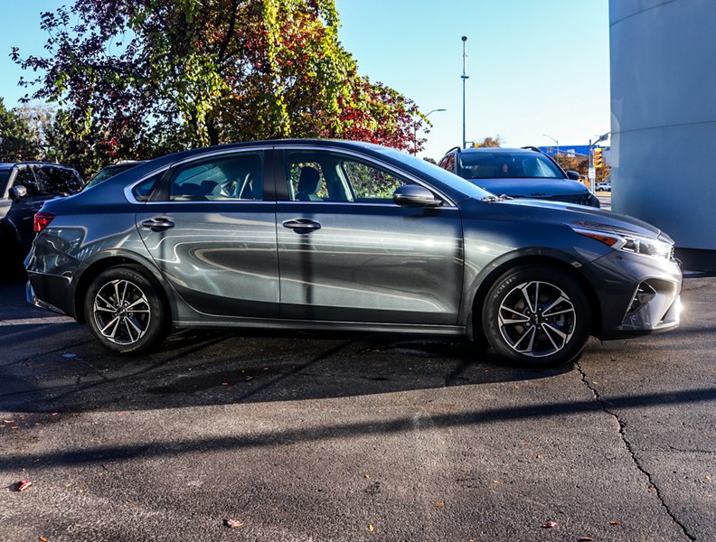 2023 Kia Forte EX IVT