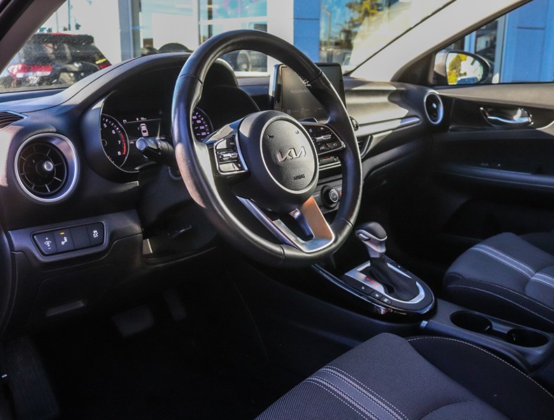 2023 Kia Forte EX IVT