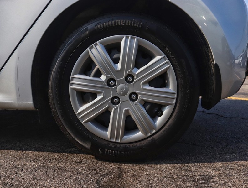 2023 Kia Rio 5-door LX+ IVT