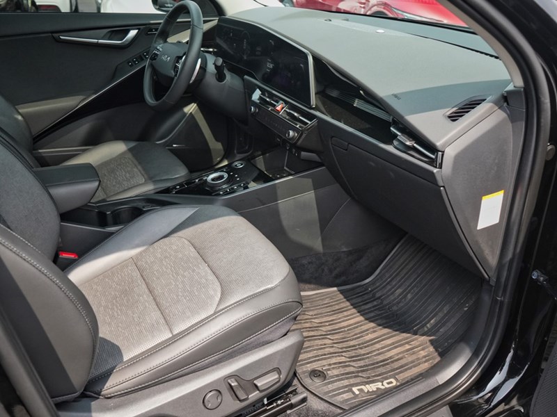 2024 Kia Niro EV Wave Demo | Sunroof | Push Start |  Carplay | GPS