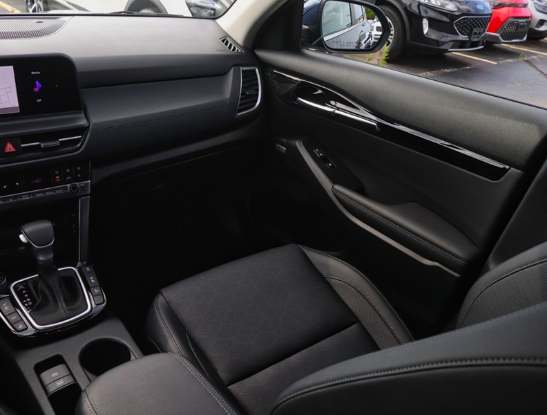 2026 Kia Seltos SX AWD w/Black Interior