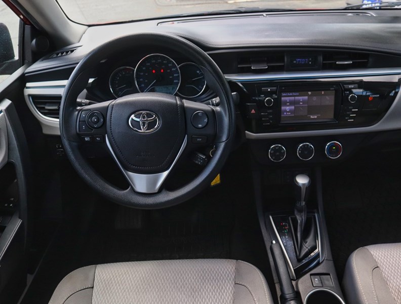 2015 Toyota Corolla 4dr Sdn CVT LE